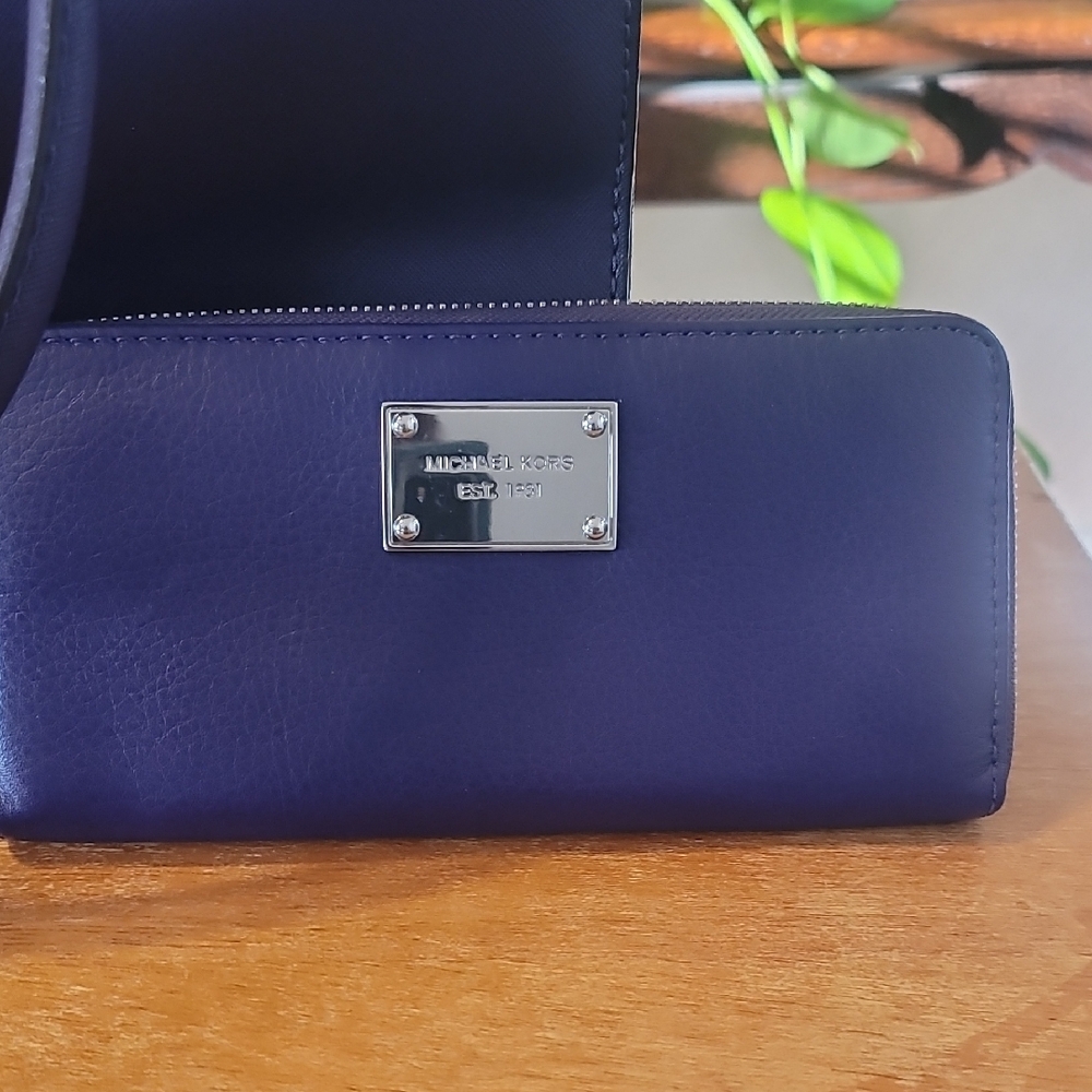 Michael Kors Dark Purple Shoulder Bag - Picture 15 of 16